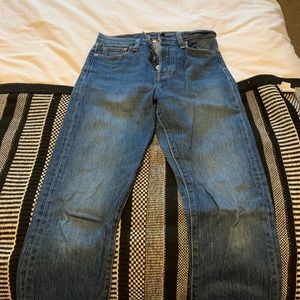 VGUC Levi’s Wedgie fit straight jeans